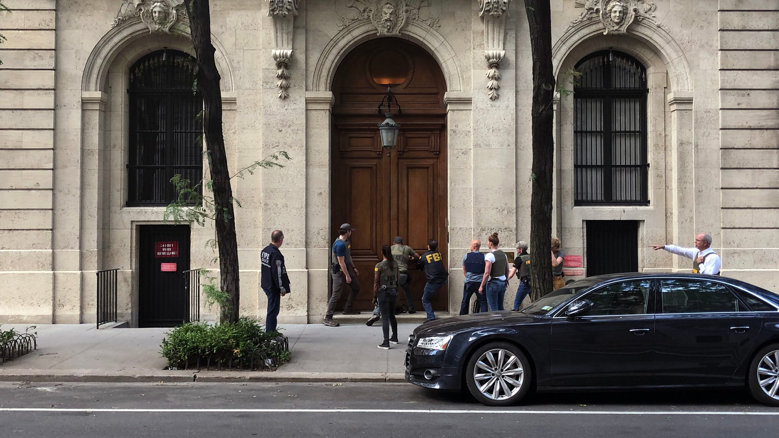 FBI raids Jeffrey Epstein's Manhattan Townhouse